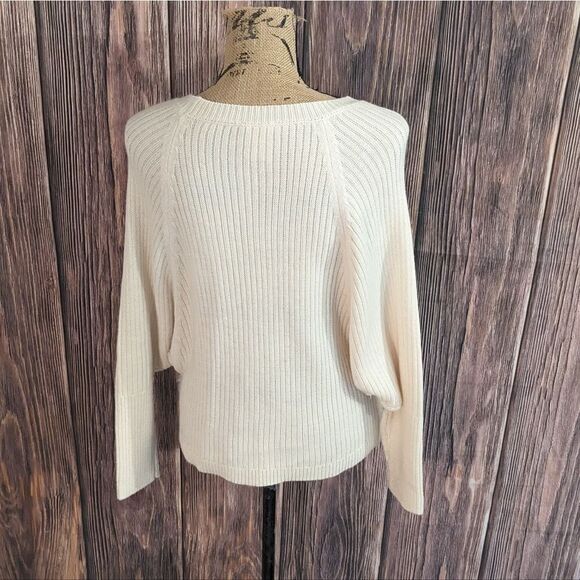 Wool sweater - Picture 3 of 9